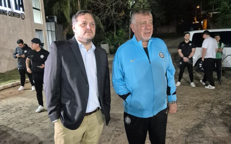 “Coto” Nogués contó cómo reaccionó Almeida cuando le contó que ya no será DT de Olimpia