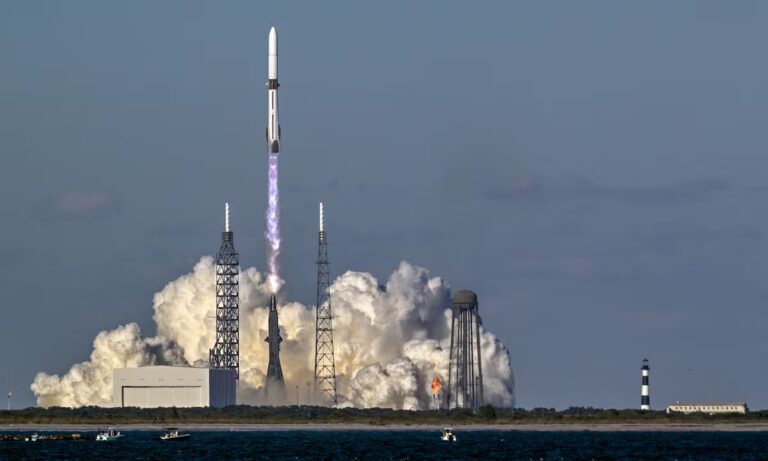 Después de que Jeff Bezos lanzara por primera vez una misión a Marte y encontrara a Elon Musk, su compañero en el espacio | Ciencia