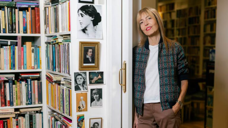 En casa de Ampro Lolas, desde Dover: Un templo de los libros desde donde tradujo a Jane Austen | Entretenimiento | Moda