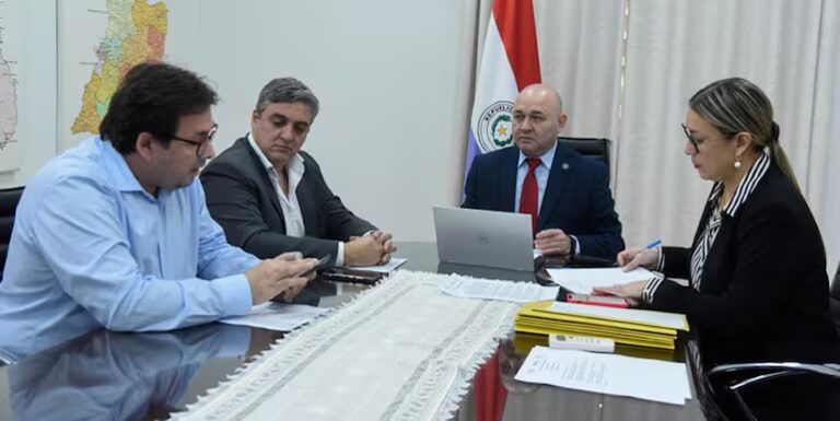 Fonaress: médicos piden urgente intervención parlamentaria y fiscal, ante toma ilegal de funciones