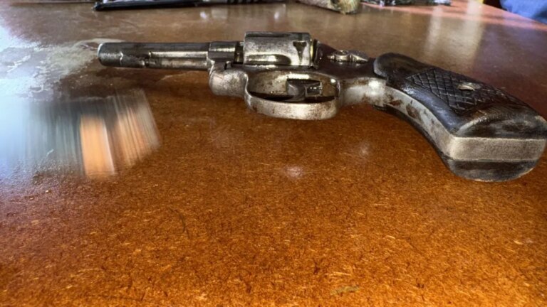 Hallan revólver y armas blancas ocultas en la basura de la cárcel de Pedro Juan Caballero