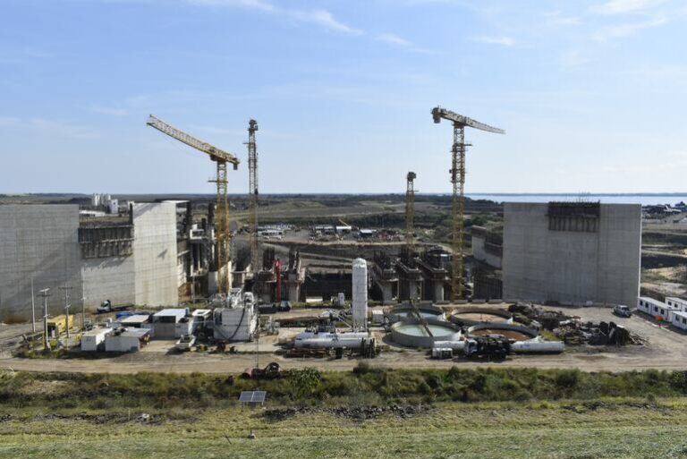Obras de Aña Cua generan dudas y esperanza entre pobladores de Ayolas, afirma abogado