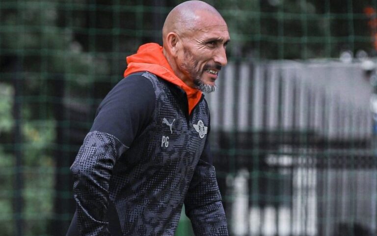 Pablo Guiñazú ya se despidió, después de dirigir su último partido como DT de Libertad
