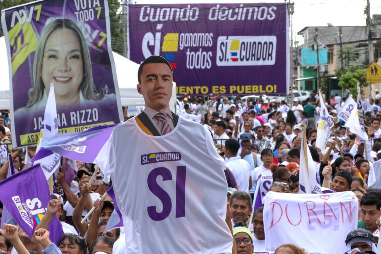 Referéndum: Ecuador votará el domingo apresuradamente para redactar su propia constitución