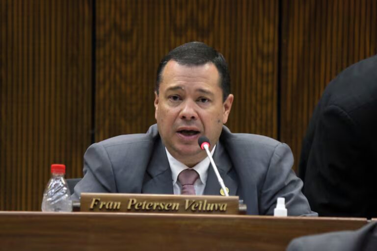 Diputado cartista dice que no ve irregular que Cartes se reúna con ministros de la Corte