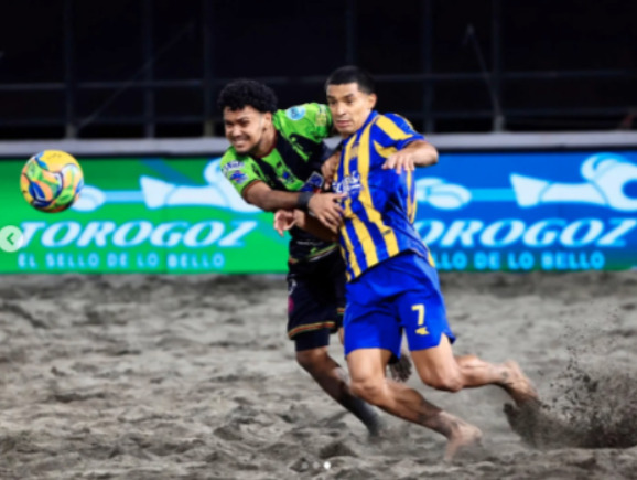 El Kure Luque ovevete en la Américas Winner Cup de Fútbol Playa