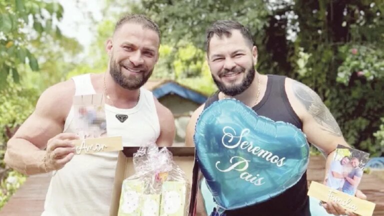 Juez de Capitán Bado adopta un niño con su esposo brasileño, generando inédito revuelo nacional