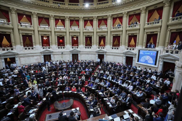 La Cámara de Diputados aprueba el presupuesto de Milei, pero rechaza sus cambios a las universidades.