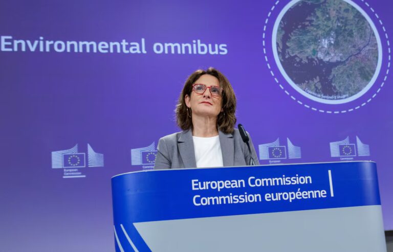 La UE sigue presionando a las grandes empresas tecnológicas incluso cuando EE.UU. ataca sus regulaciones | Poder