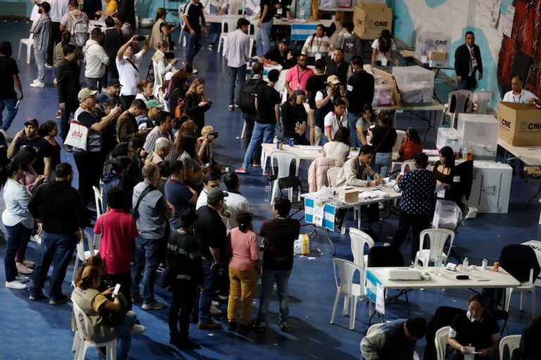 La exigencia de la OEA de acelerar en Hondutus donde el oficialismo quiere frenar las elecciones presidenciales