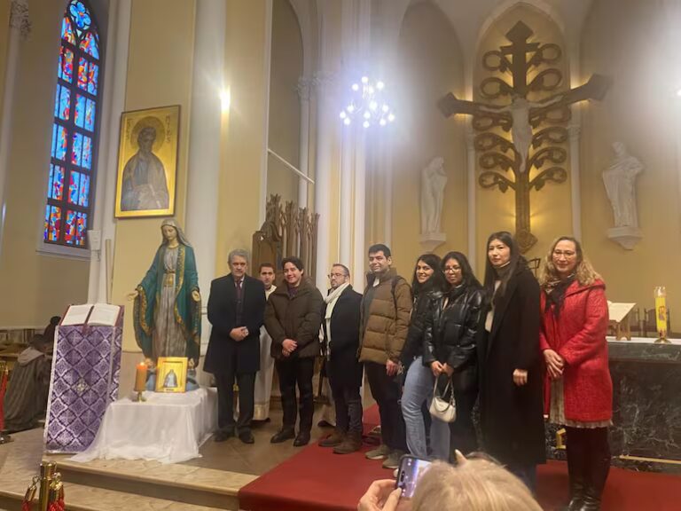Paraguayos en Rusia participaron de una misa en honor a la Virgen de Caacupé