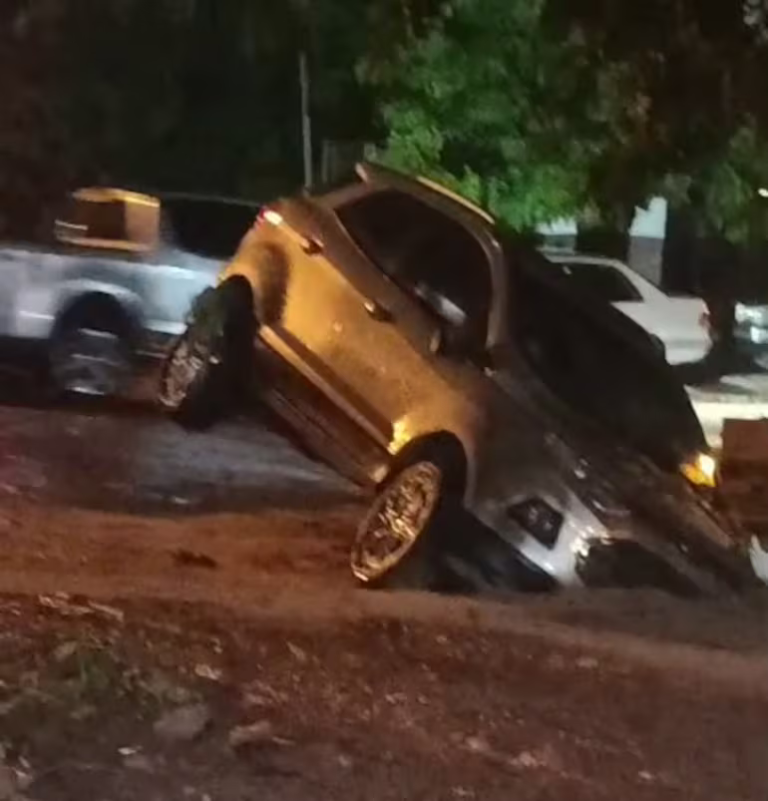 Video: obra sin señalización provocó accidente en el barrio San Pablo