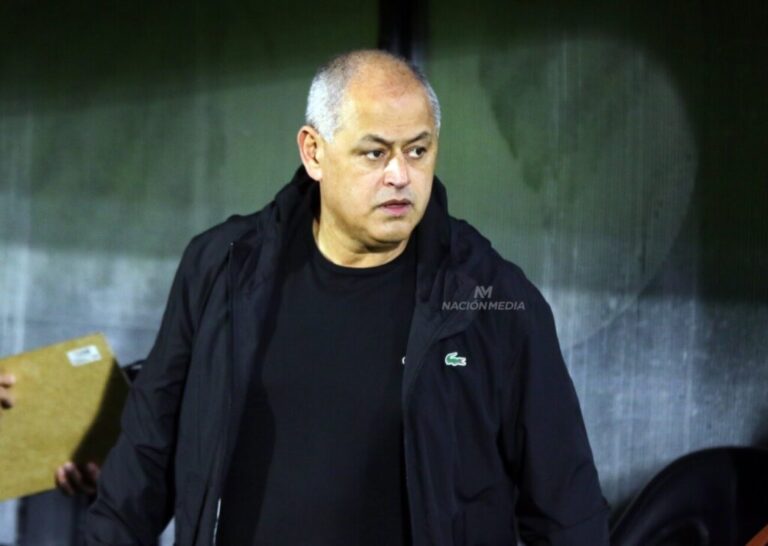 ¡Ropero Santander pasó a cobrarle a un cerrista por el gol que le hizo a Guaraní!