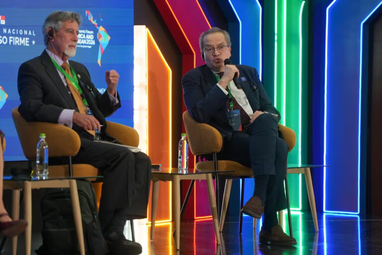 América Latina y las democracias imperfectas: el auge del autoritarismo