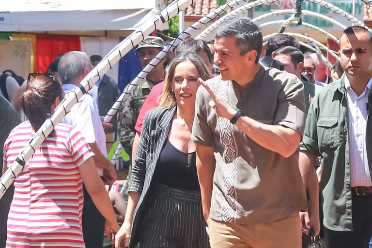 Chau asado: Piden a Santi ahorrarse “consejos” y aterrizar a la realidad porque “iva’i la porte”