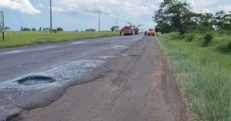 MOPC abandona trabajos de reparación de la ruta PY08 tras tapar algunos baches