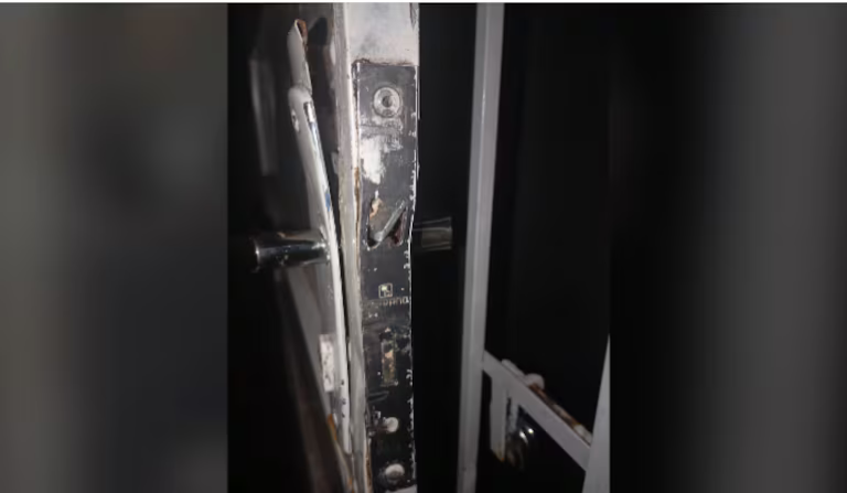 Malvivientes “vaciaron” una vivienda en J.A. Saldívar