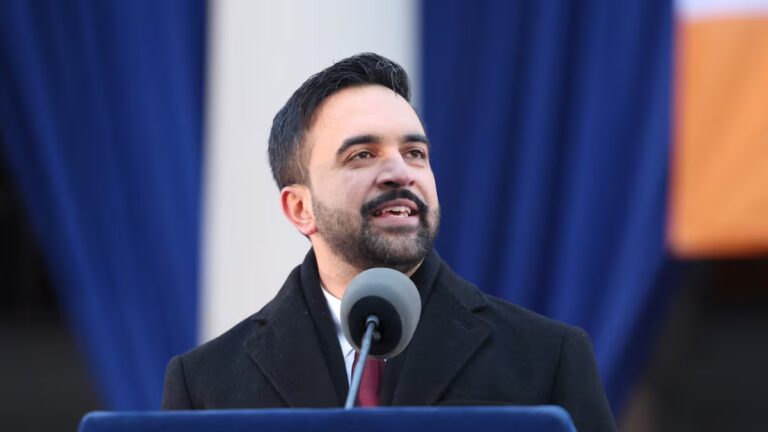 Nueva York recibe a Mamdani con una gran fiesta callejera: «Gobernaré con valentía y sin pedir perdón» | Estados