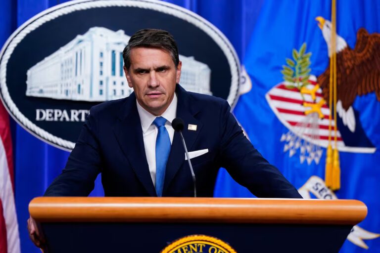 Nuevos documentos de Epstein confirman su fuerte vínculo con el poder | Países