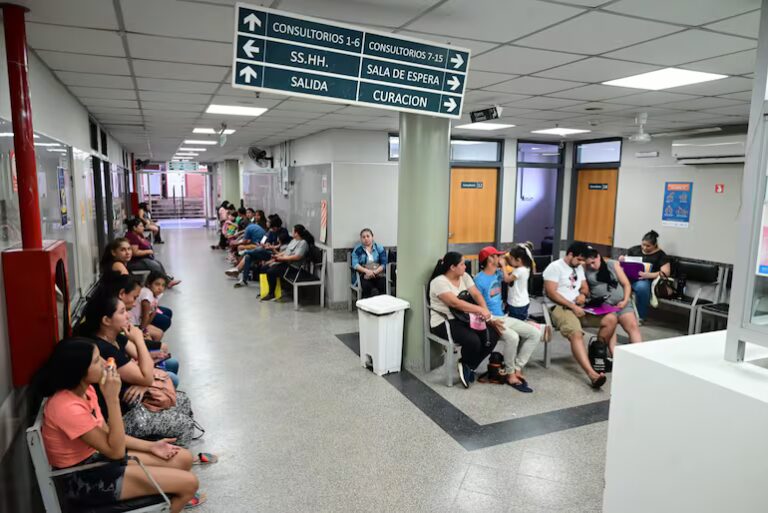 Salud Pública: deuda de US$ 814 millones con farmacéuticas amenaza provisión de fármacos