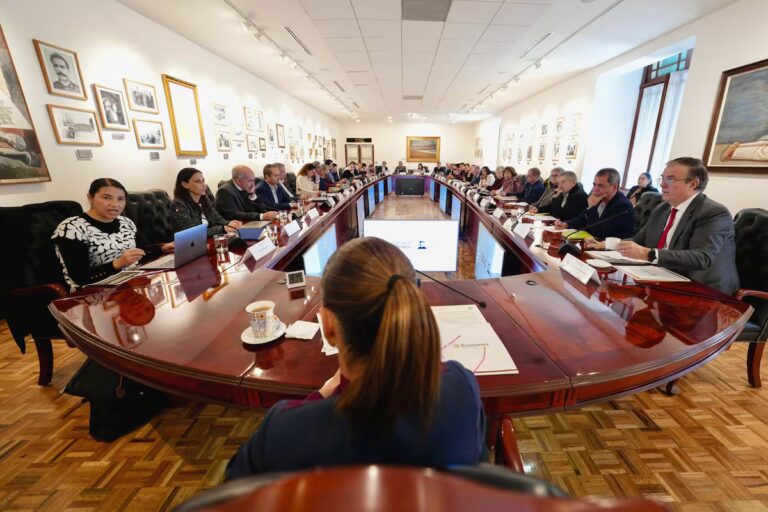 Sheinbaum quiere otras formas de afrontar la crisis financiera