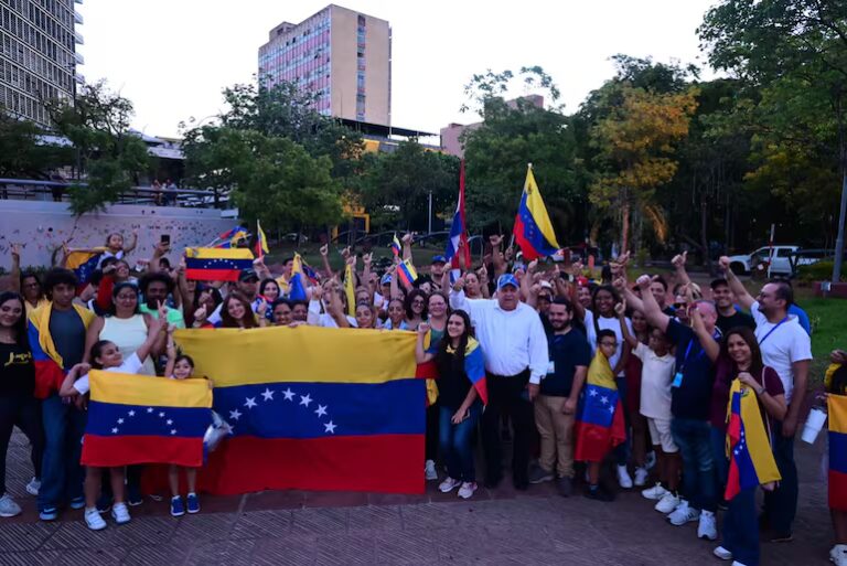 Venezolanos en Paraguay celebraron en Asunción la captura de Nicolás Maduro