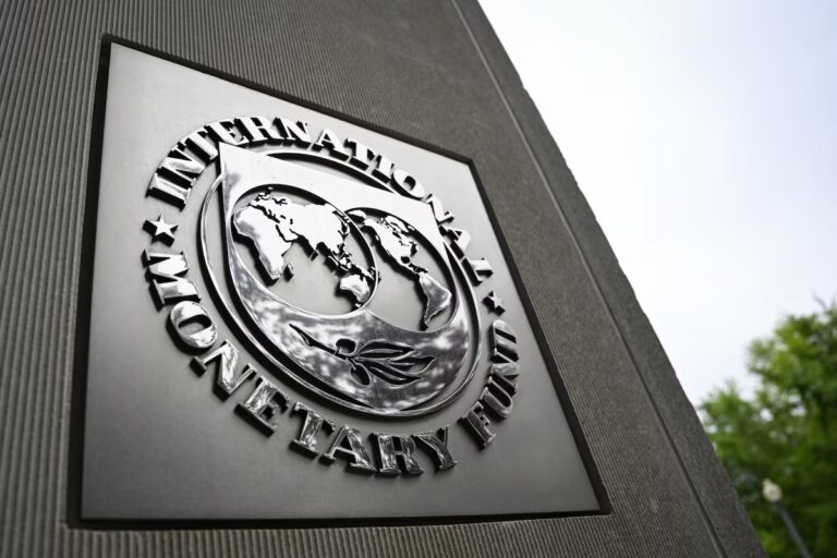 Argentina acude a Estados Unidos para salir del default de la deuda con el FMI
