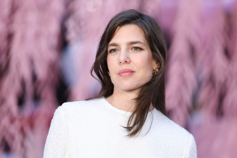 Carlota Casiraghi se sincera más que nunca durante la promoción de su último libro: «Espero ser una buena madre» | Gente