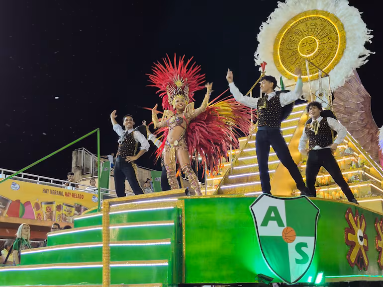 Carnaval Encarnaceno: inició la penúltima noche de la gran fiesta en la “Perla del Paraguay” – Espectáculos