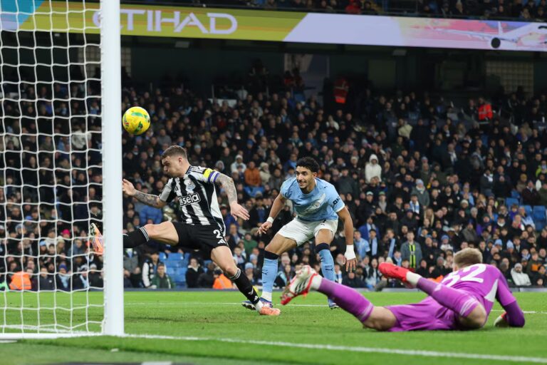 City y Arsenal jugarán la final de la Copa de la Liga inglesa ||