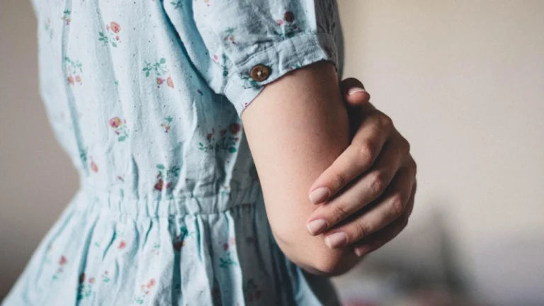 Hallan en empleo doméstico a adolescente desaparecida y un adulto es investigado