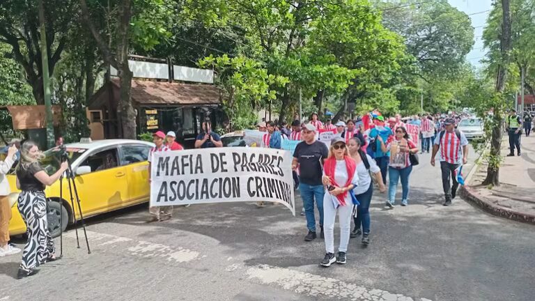 Siguen dilatando sesión sobre mafia de los pagarés