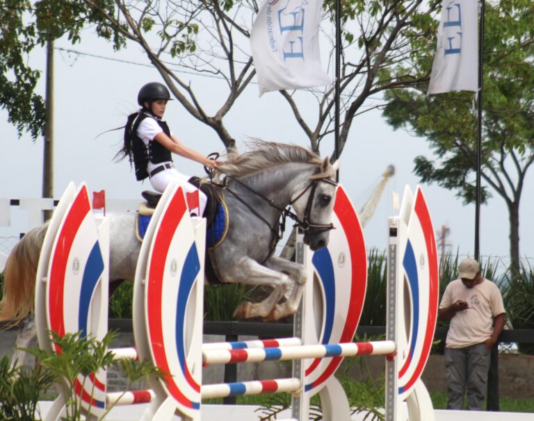 Hipismo: Alexia se alzó con la Élite Triple Corona