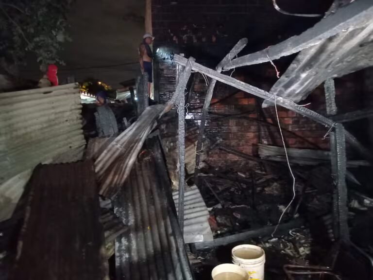Incendio arrasa vivienda precaria en Asunción