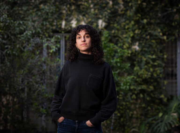 Júlia Nueno, investigadora del genocidio en Gaza: «La IA acelera la guerra porque predice a los perpetradores sin cometer el crimen» | Países