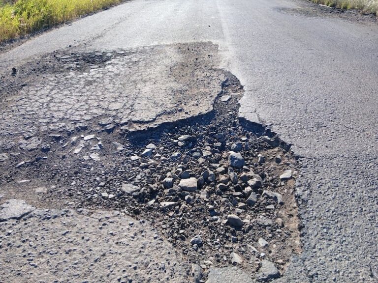 MOPC destaca mejoras viales en Cordillera, pero Arroyos y Esteros y Juan de Mena siguen sin intervención