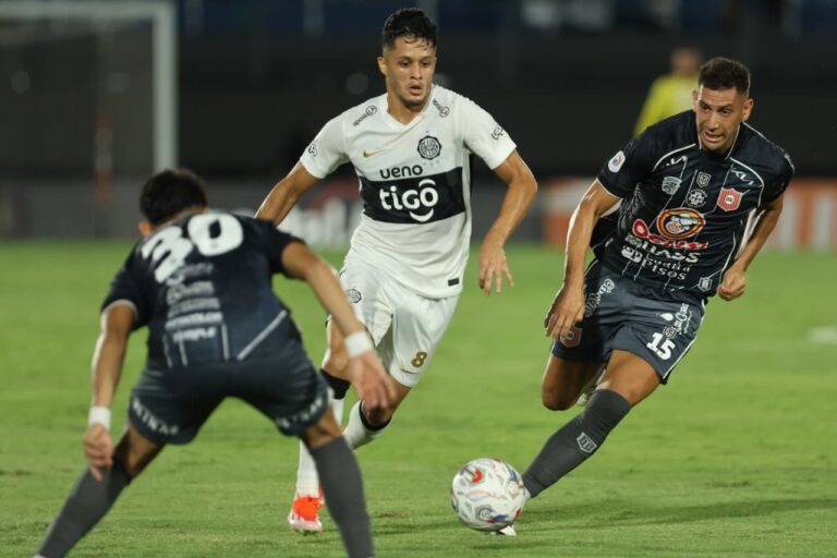 Olimpia se frenó ante el equipo que venía regalando puntos en cada fecha
