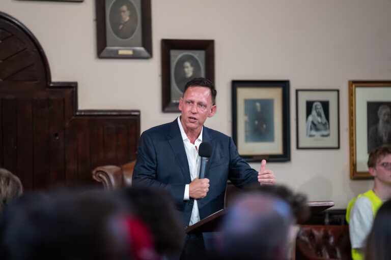 Roma y el Vaticano ignoran los sermones de Peter Thiel sobre la venida del anticristo