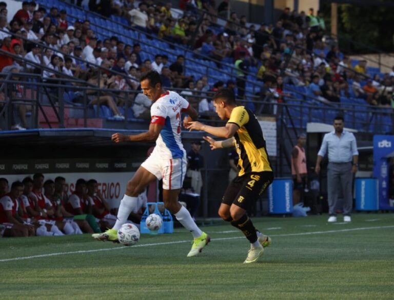 ¡Moreno Martins volvió con todo! En su primer partido ya participó en tres goles