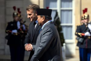 Últimas noticias de la guerra entre Estados Unidos e Israel contra Irán, en vivo | Macron pide a EE.UU. e Irán retomar las negociaciones y reabrir el Estrecho de Ormuz «sin restricciones ni compensaciones» | Países