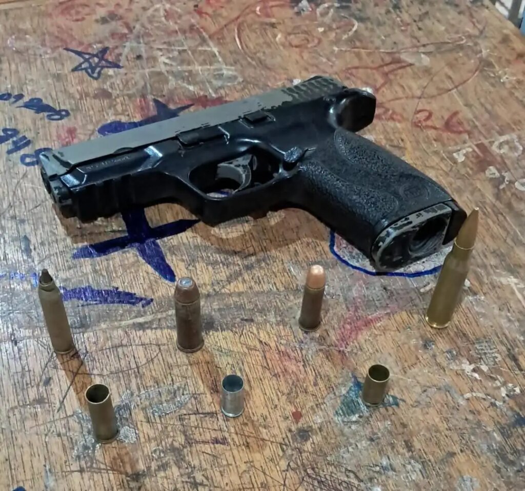 Alumnos llevan réplica de arma y municiones a un colegio de Pedro Juan Caballero