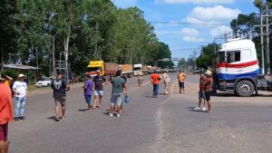 Camioneros del Guairá se suman a paro nacional por suba del combustible y reclaman reajuste del flete