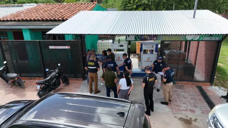 Crece contrabando de carne aviar y combustible