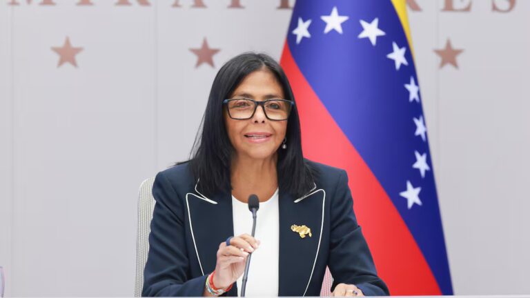 Estados Unidos levantó sanciones contra Delcy Rodríguez