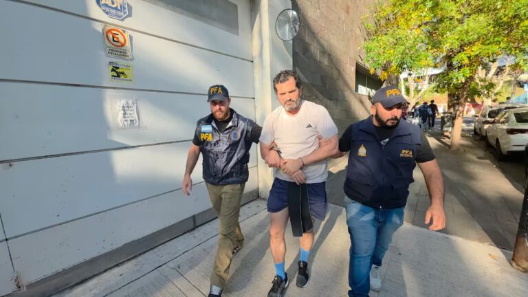 Fernando Farías Laguna, uno de los líderes de la red de huachicol de la Armada, fue detenido en Argentina.