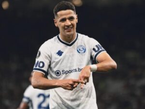 Gol de Alex Arce en el fútbol kurépa