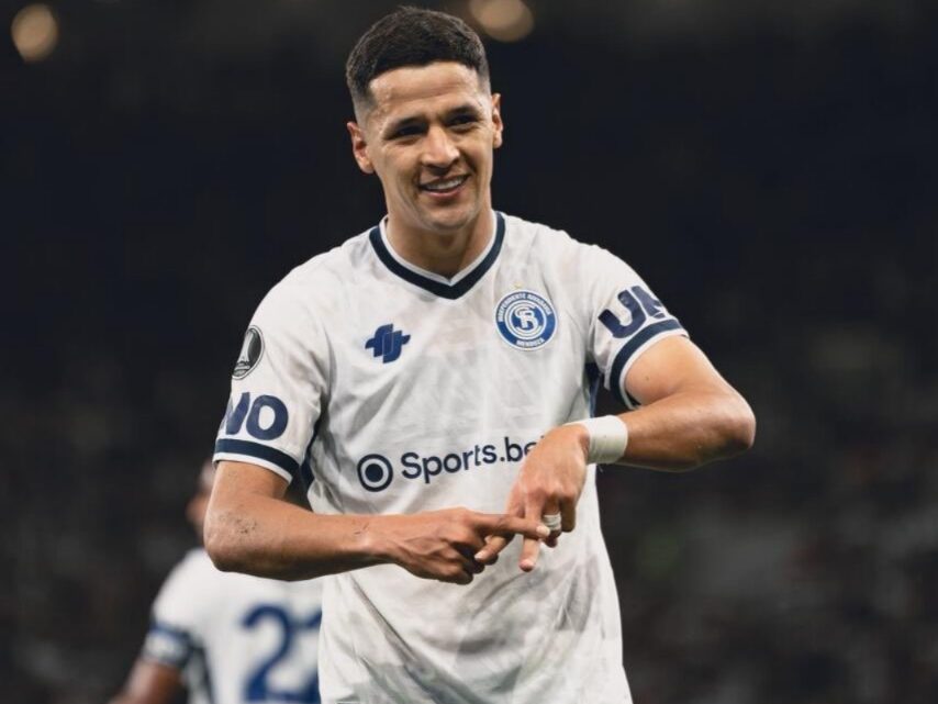 Gol de Alex Arce en el fútbol kurépa