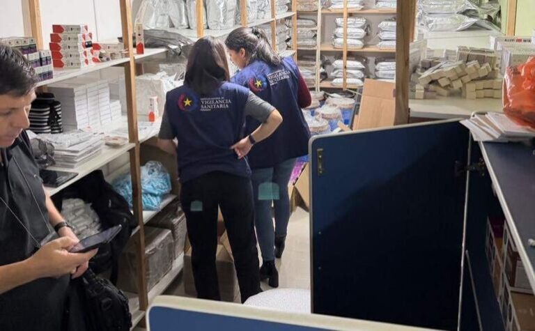 Incautan gran cantidad de insumos presuntamente para falsificar medicamentos adelgazantes y detienen a un sospechoso