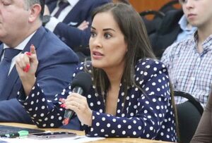 Jueza de Paz suspendida va a juicio oral por esquema de mafia de los pagarés