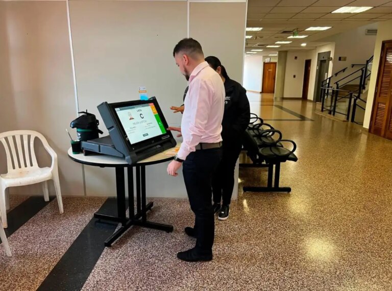 Justicia Electoral intensifica capacitaciones con máquinas de votación en Pedro Juan Caballero